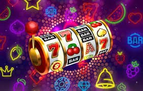 বাংলাদেশি ক্রিকেটপ্রেমীর 666 apk ব্রাউজিং ও নোট নেওয়ার দৃশ্য